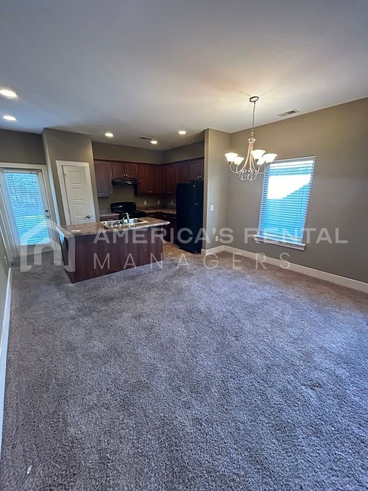 860 Kent Dr - Photo 5 of 24