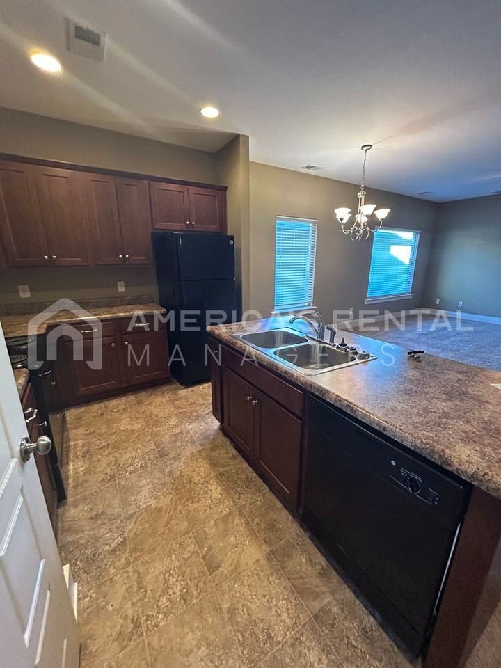 860 Kent Dr - Photo 7 of 24