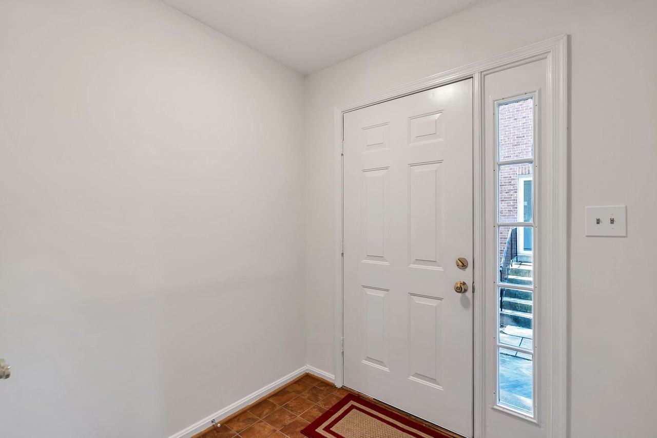 2036 6th St S - Photo 3 of 28