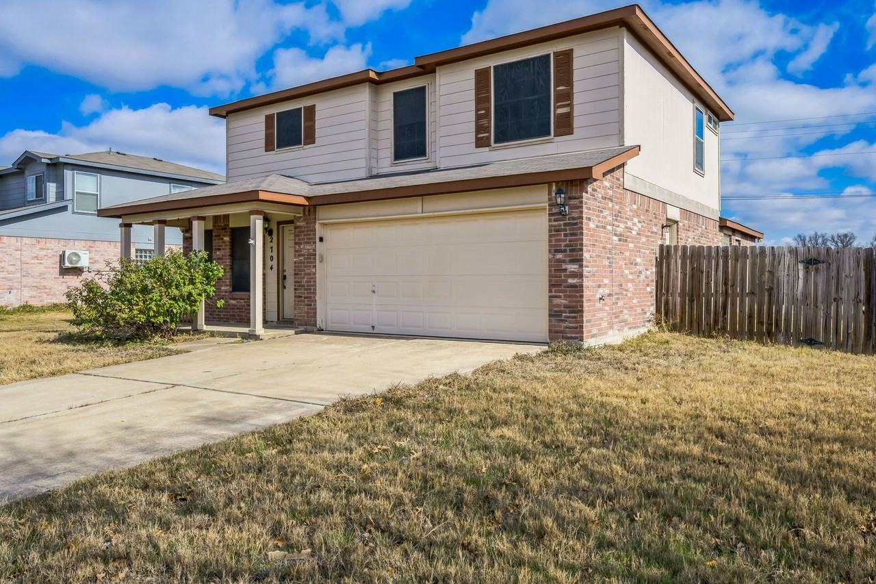 2704 Waterfall Dr - Photo 2 of 26