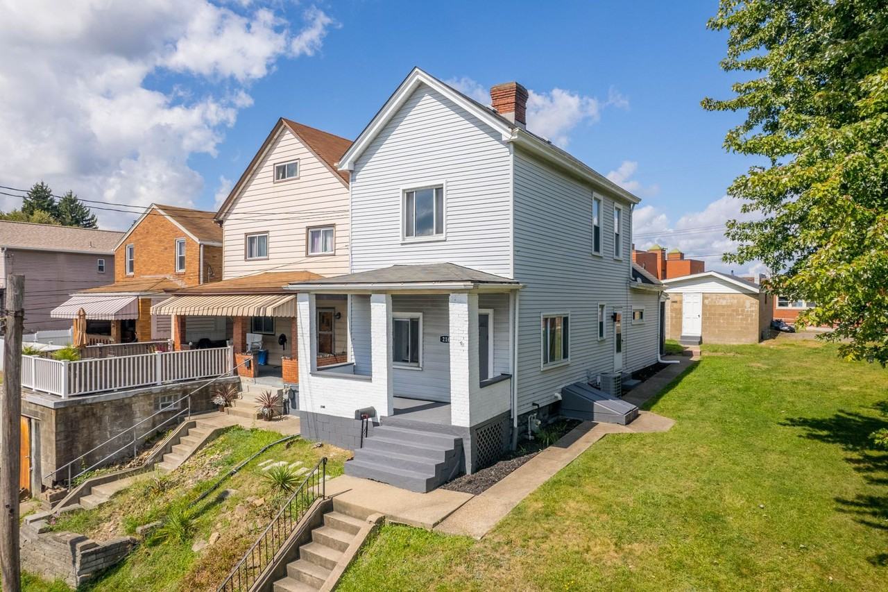 216 Frank Street - Photo 4 of 22