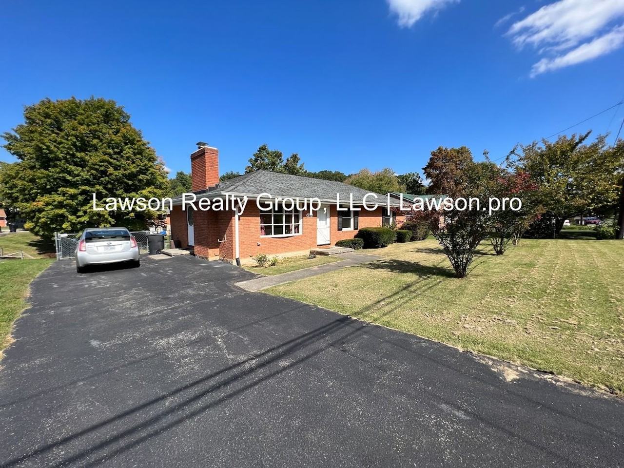 4514 Hammond Ln - Photo 2 of 31