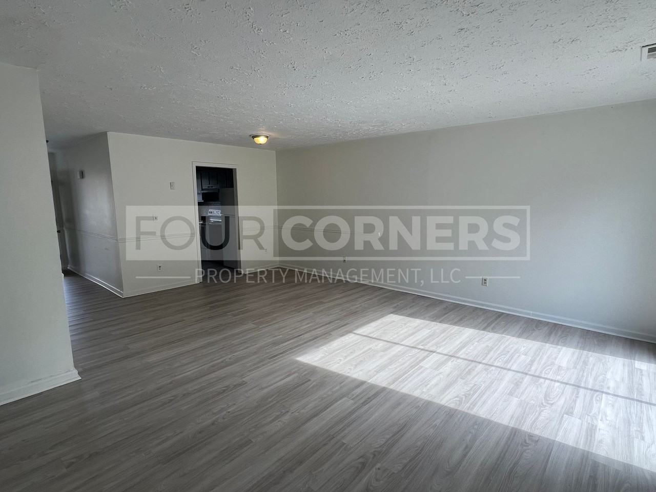 1837 Boulevard St - Photo 2 of 7