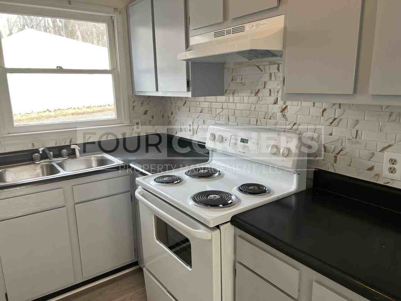 1837 Boulevard St - Photo 3 of 7