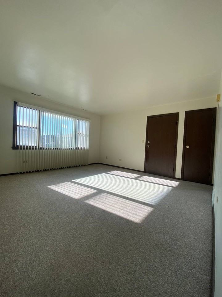 South Elgin Il, 60177 - Photo 6 of 14