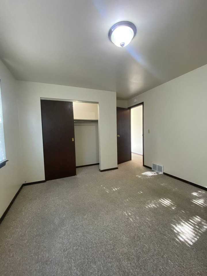 South Elgin Il, 60177 - Photo 7 of 14