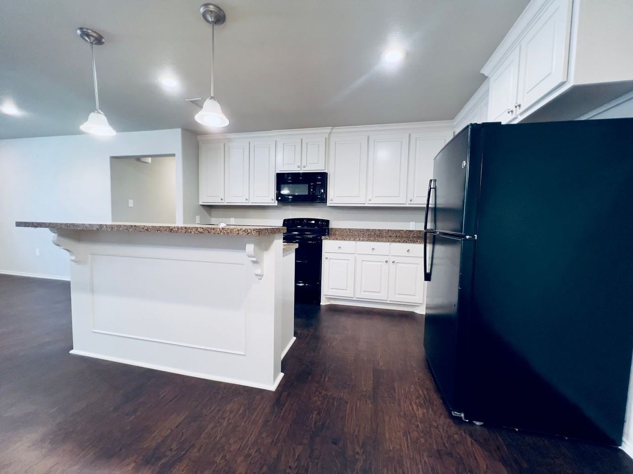 2805 113th St - Photo 4 of 16