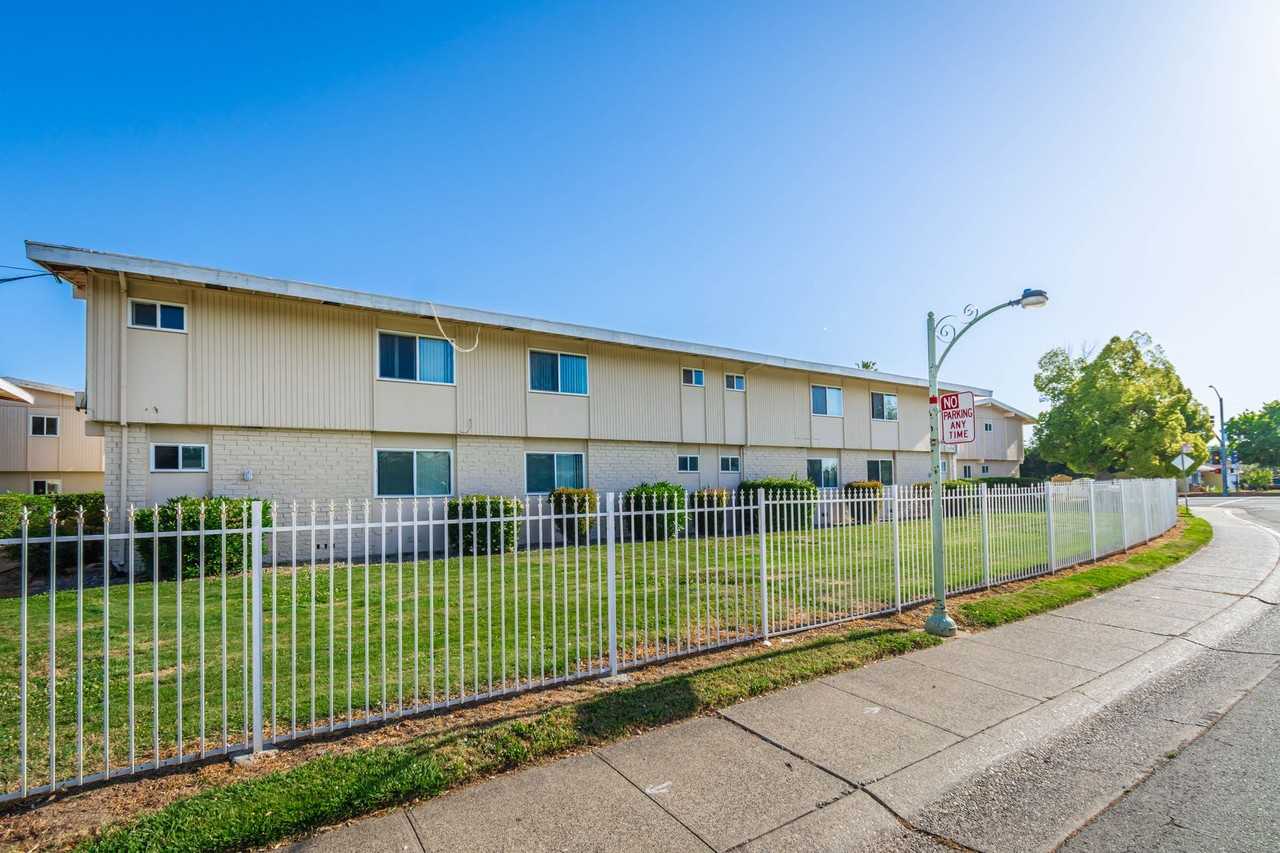 Spartan Oaks Apartments - Photo 6 of 9