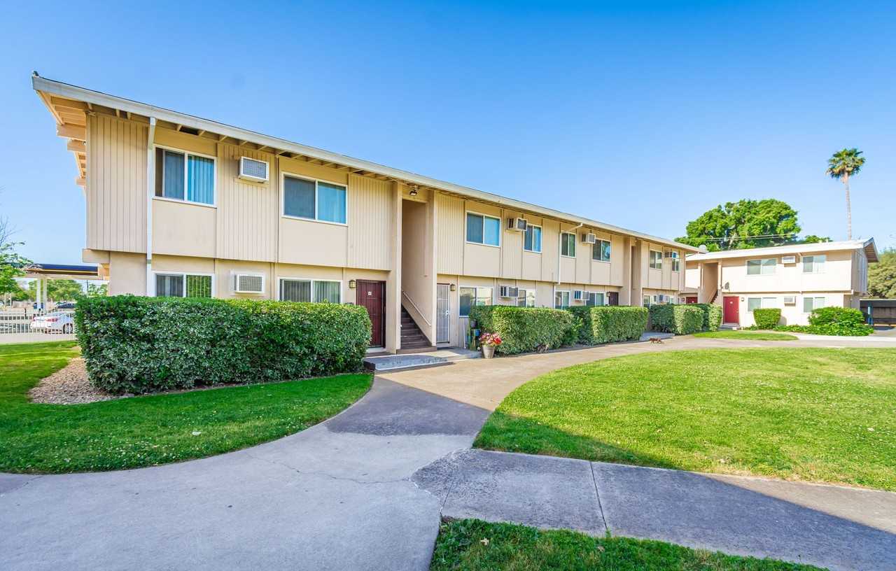 Spartan Oaks Apartments - Photo 3 of 9