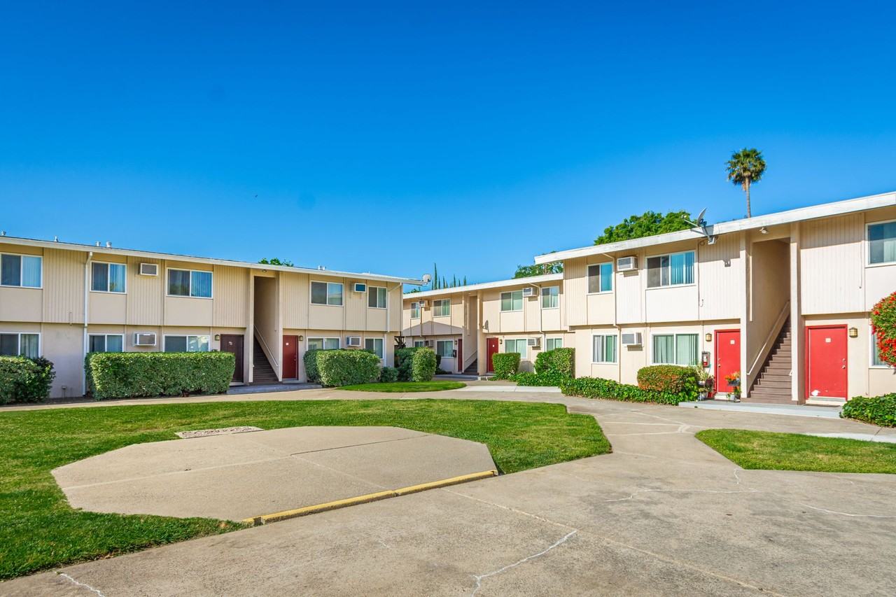 Spartan Oaks Apartments - Photo 4 of 9