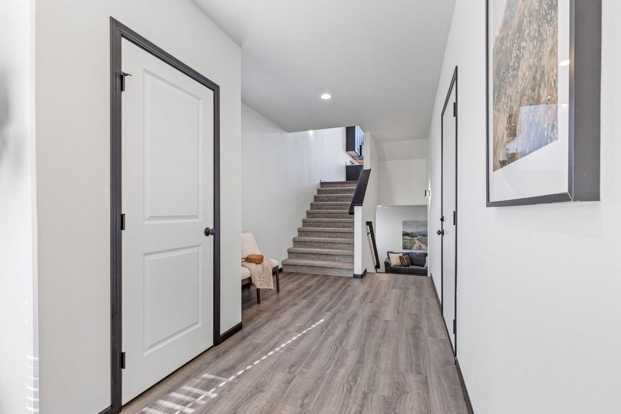 1061 60th Ave W - Photo 2 of 21