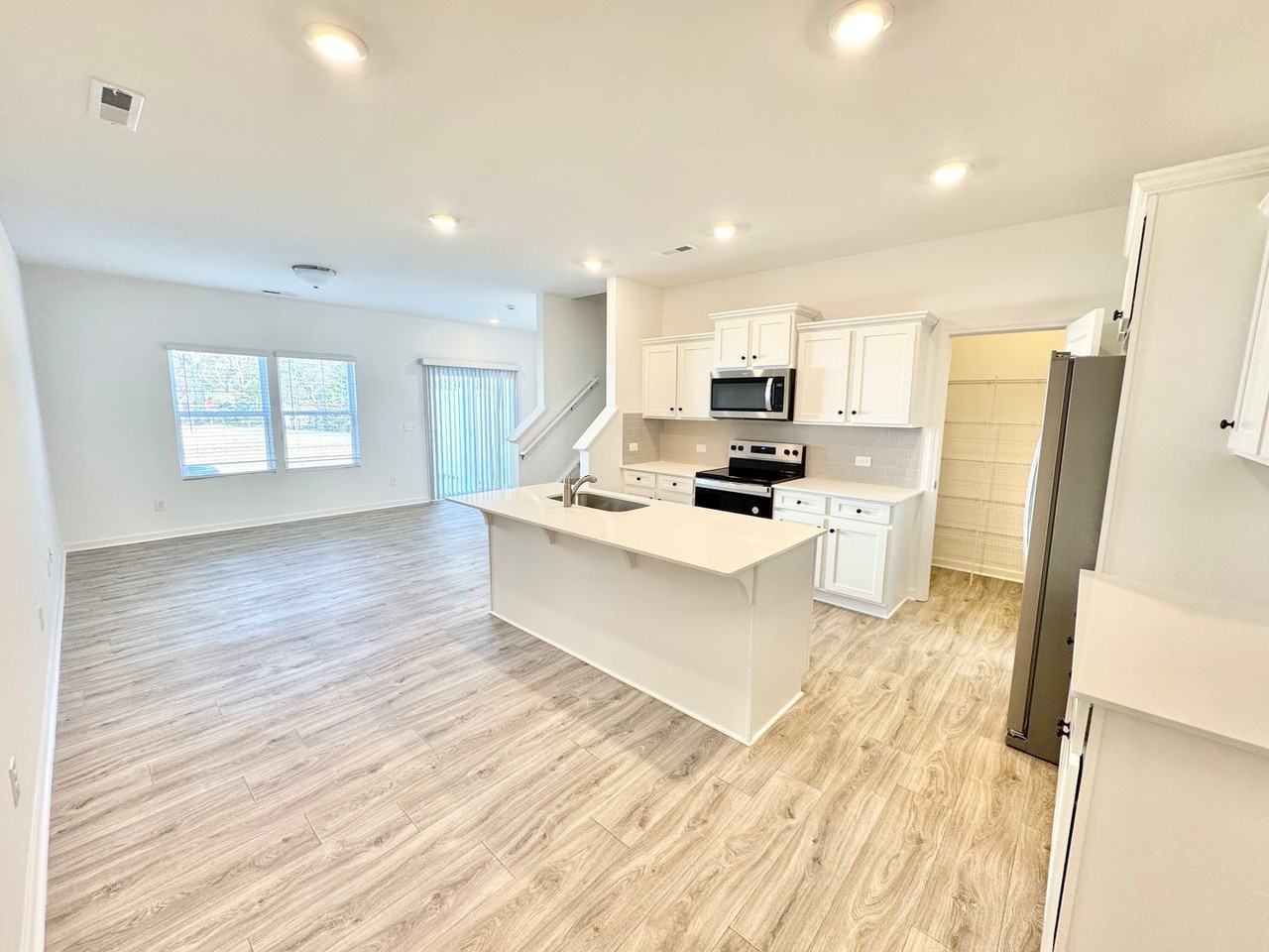 206 Grant St - Photo 2 of 19