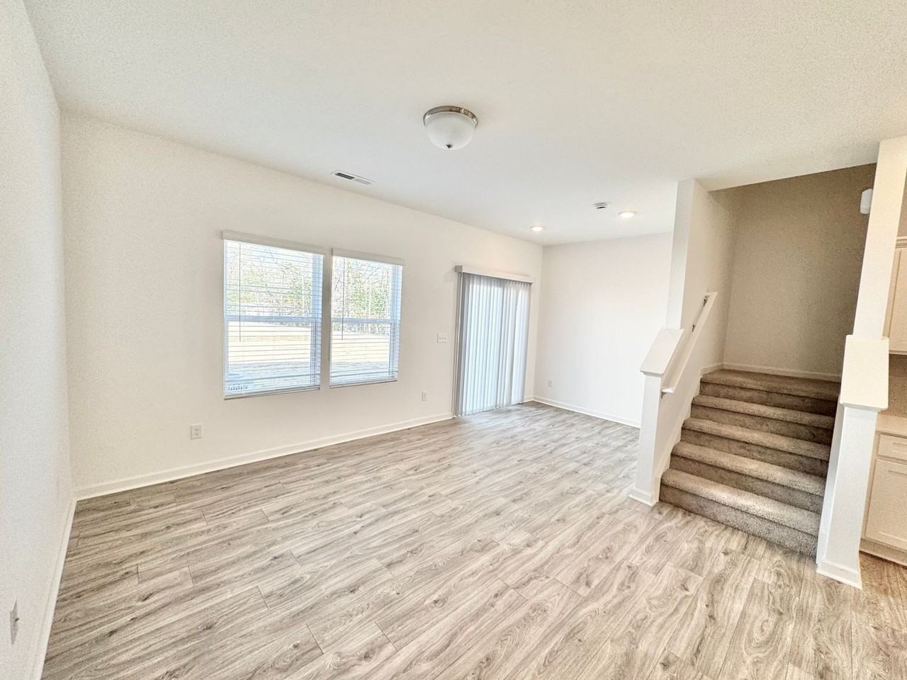 206 Grant St - Photo 6 of 19
