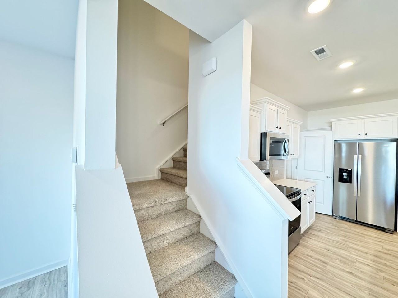 206 Grant St - Photo 7 of 19