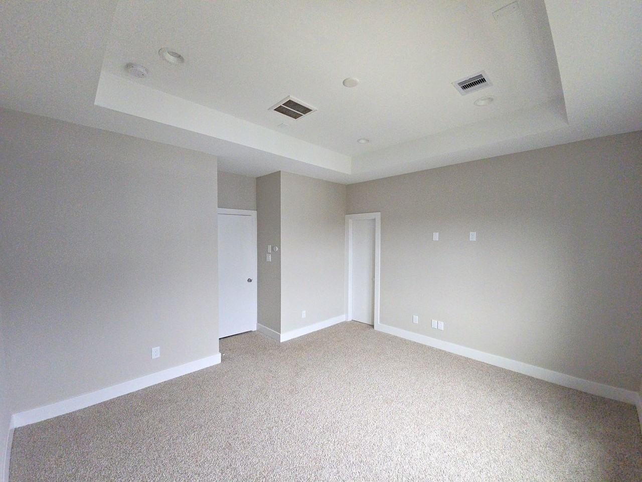 8322 Curry Rd - Photo 3 of 34