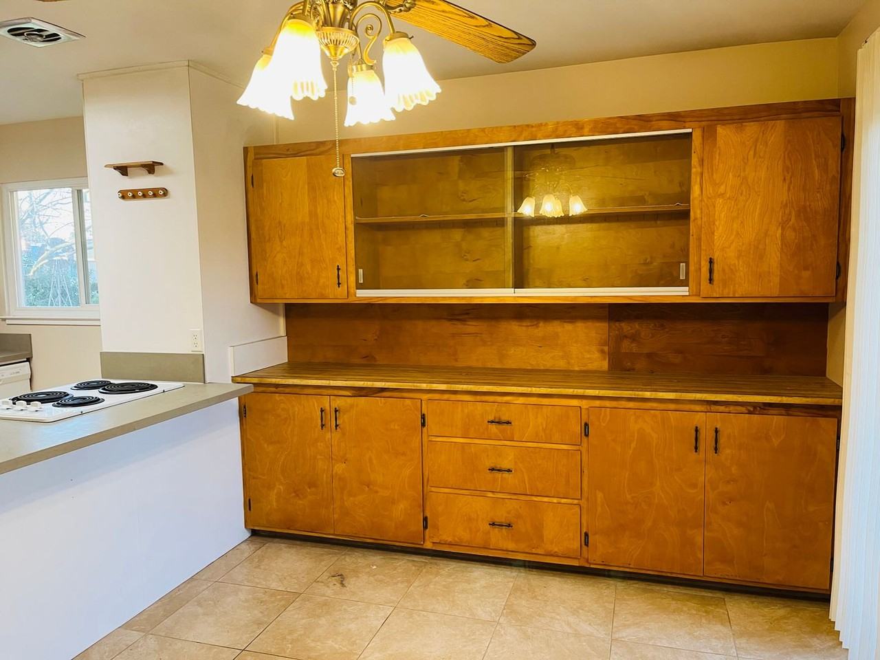 9345 Emily St - Photo 3 of 15