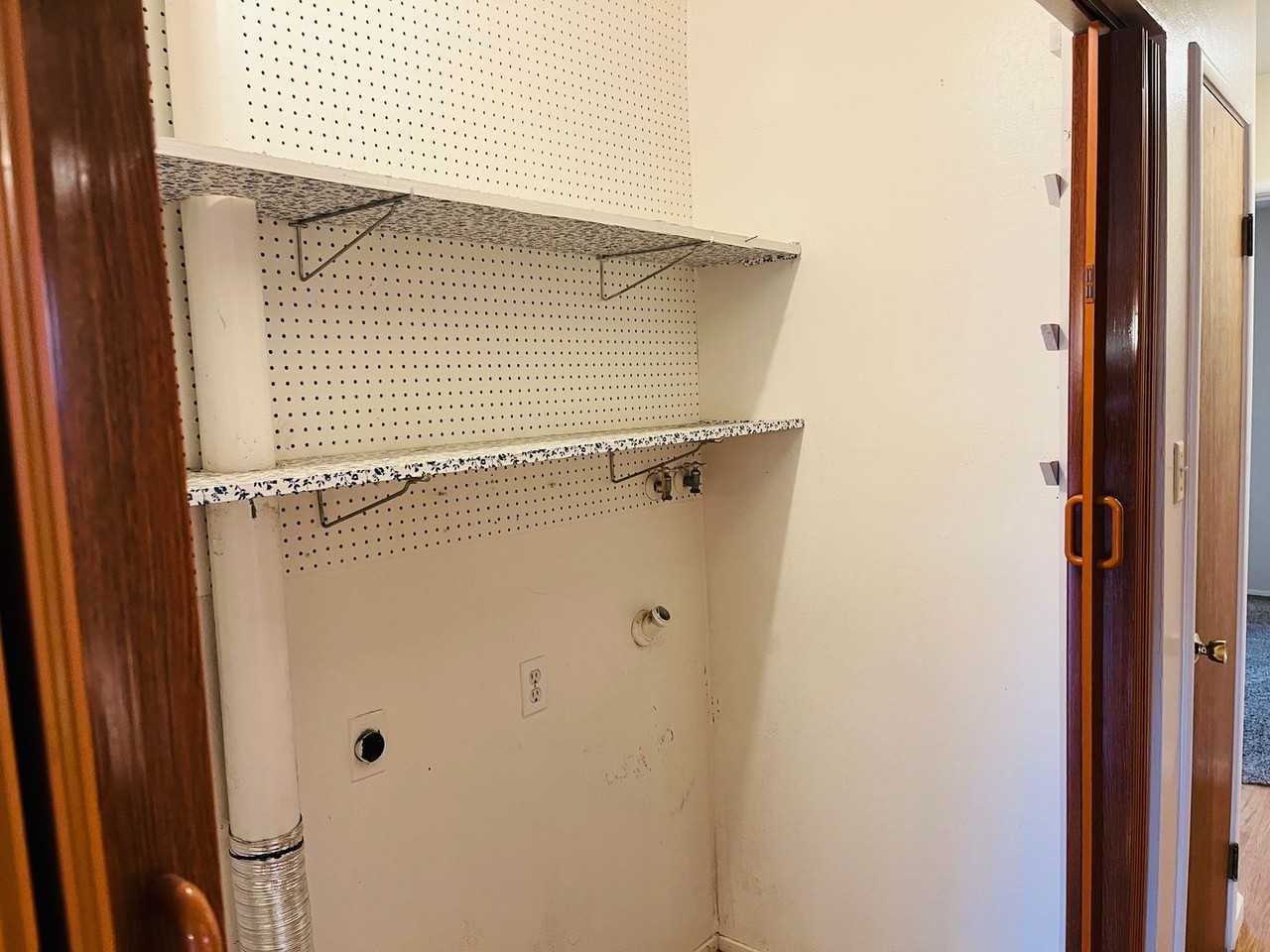 9345 Emily St - Photo 7 of 15