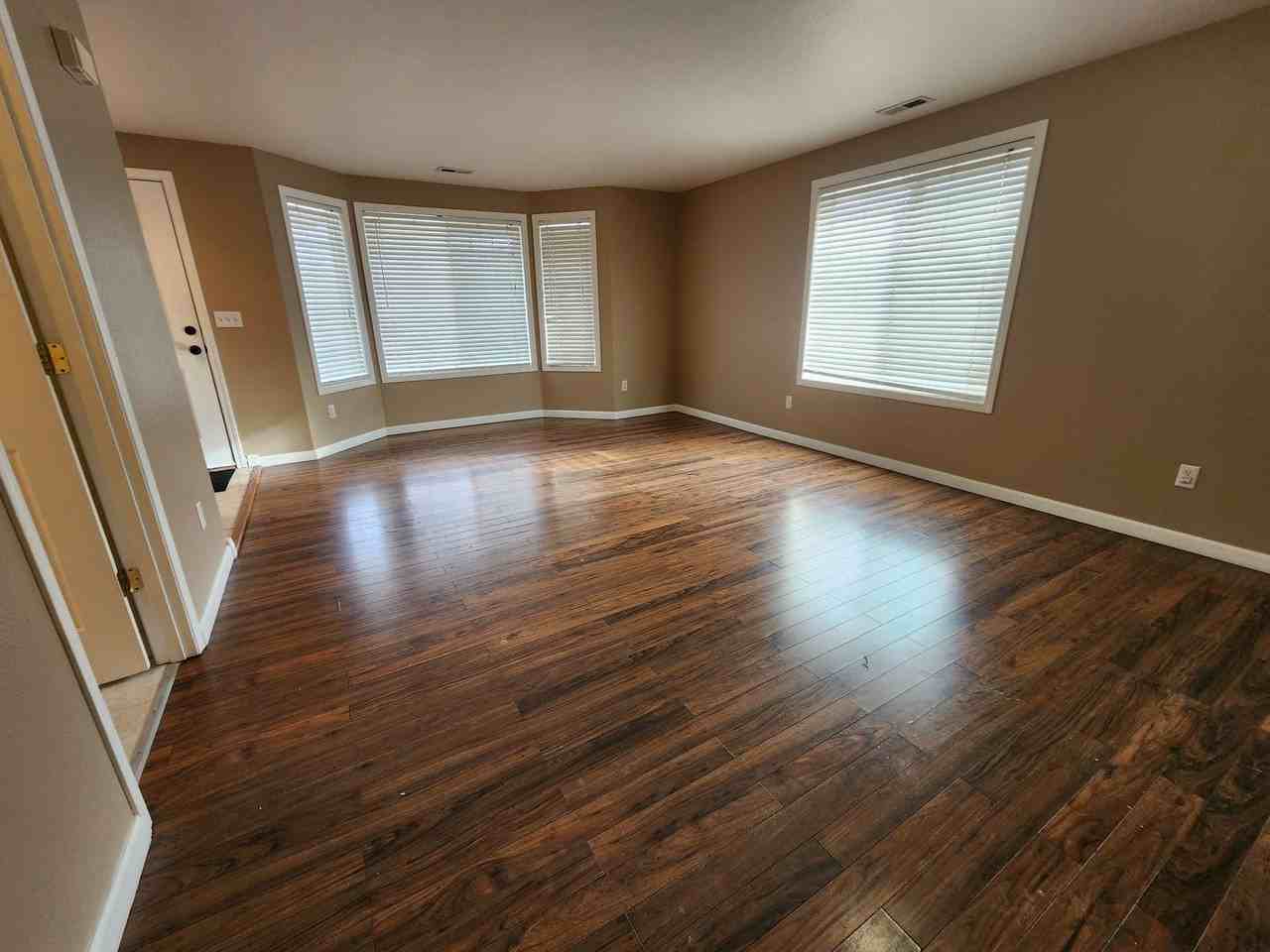 5120 Dundas Ln - Photo 2 of 16