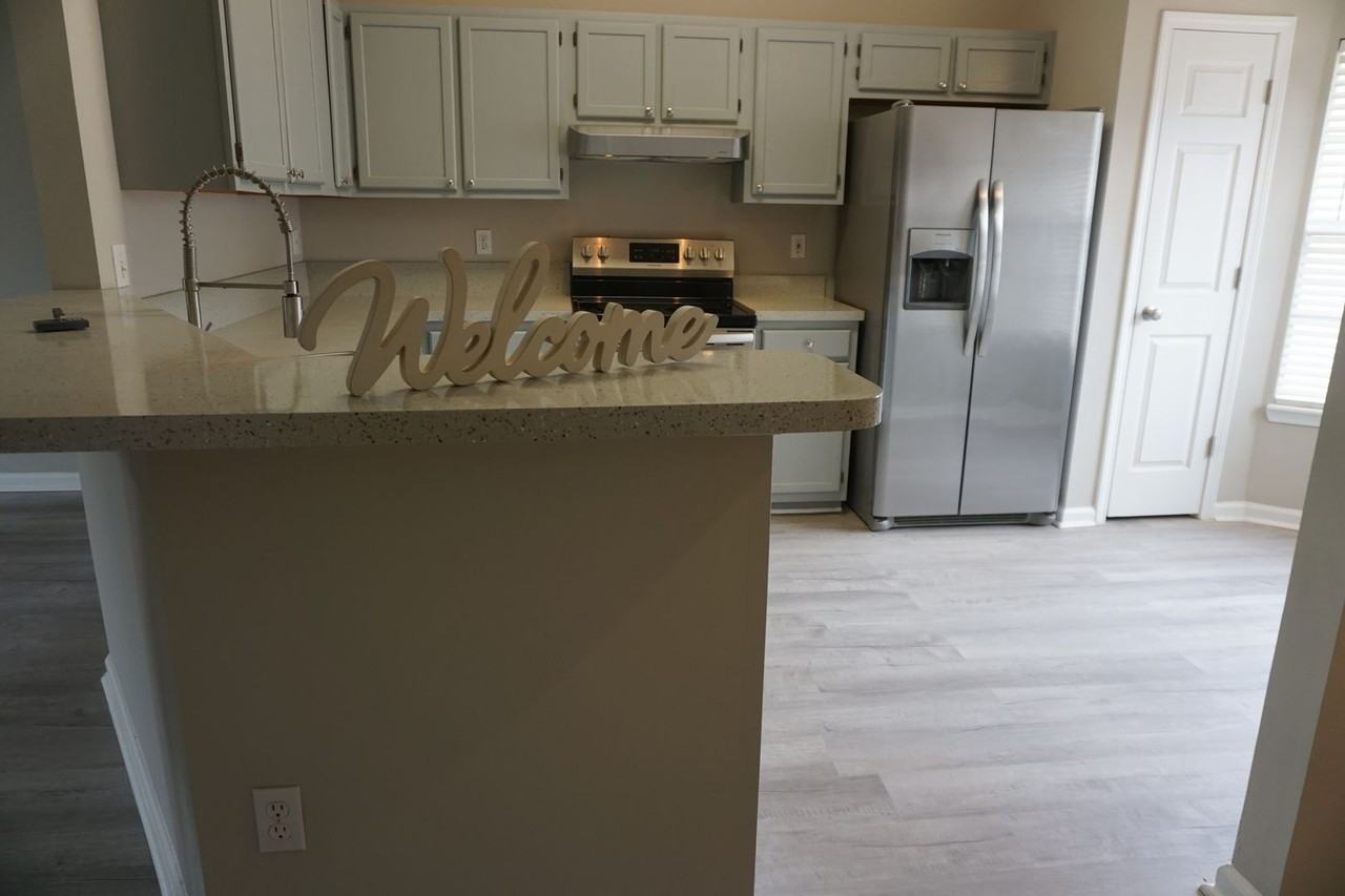 11458 Courtney Waters Ln - Photo 5 of 21