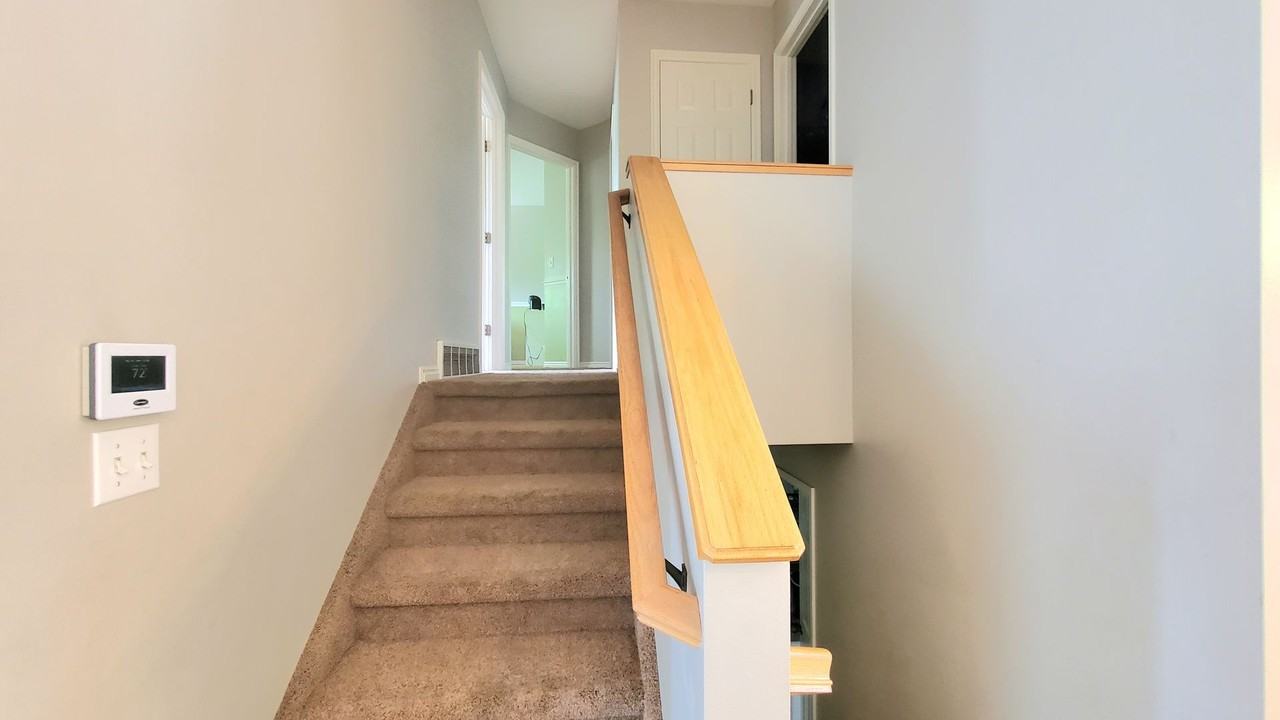 459 E 900 N - Photo 5 of 21