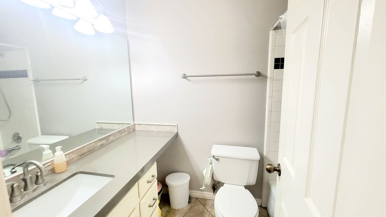 459 E 900 N - Photo 7 of 21