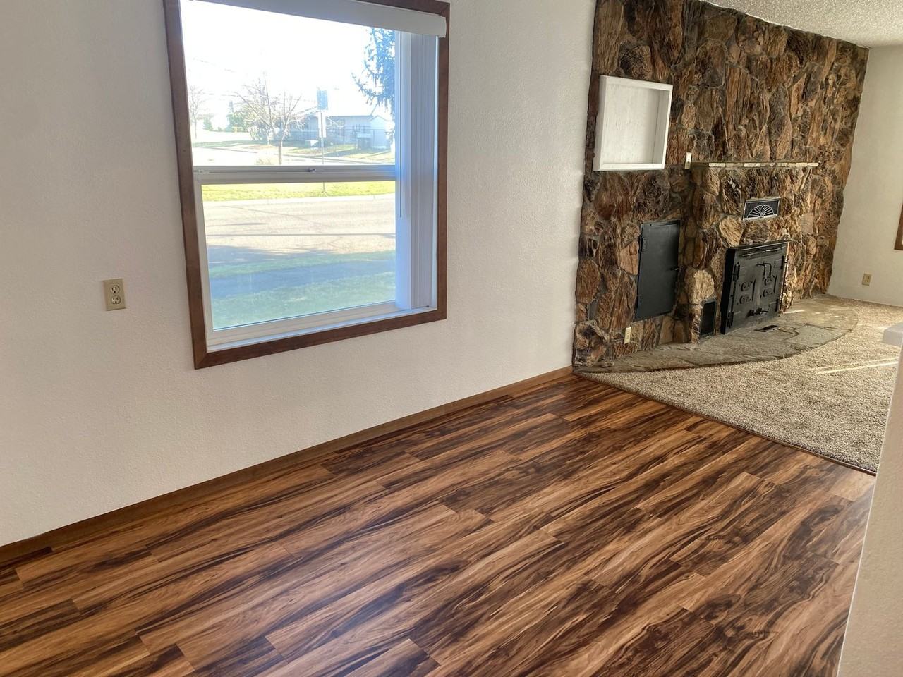 247 Ash St - Photo 3 of 22