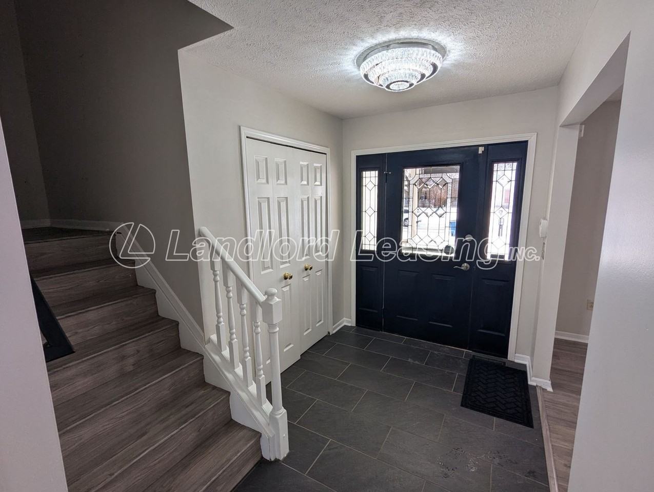35330 Oxford Ct - Photo 2 of 28