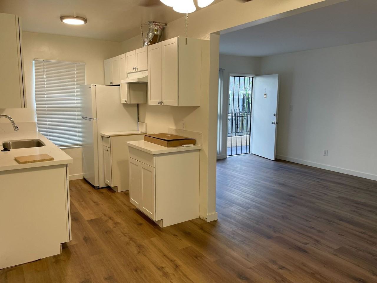 5753 Lexington Ave - Photo 6 of 19