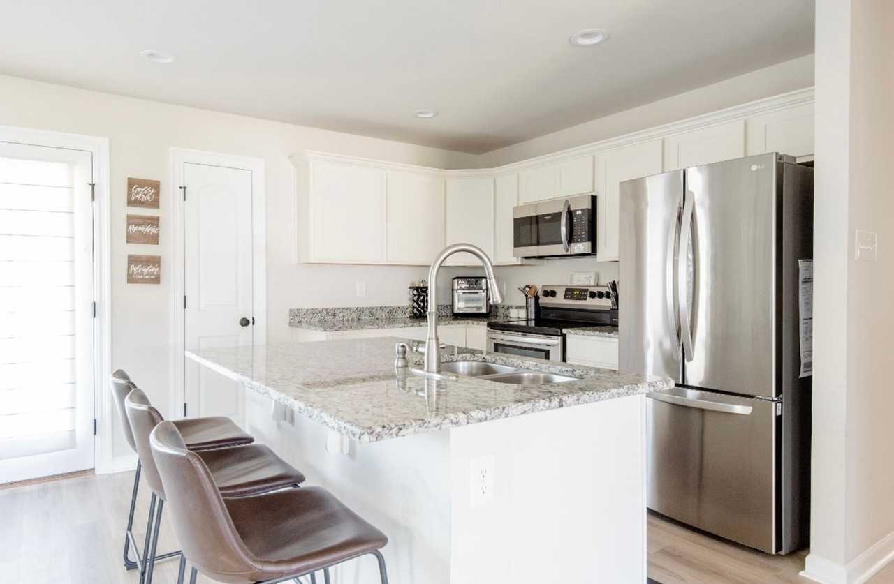 23436 Mango Dr - Photo 3 of 10