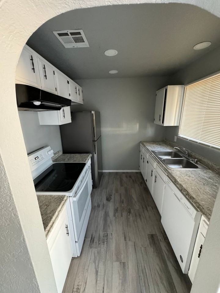 2930 Claude Dove Dr - Photo 7 of 11