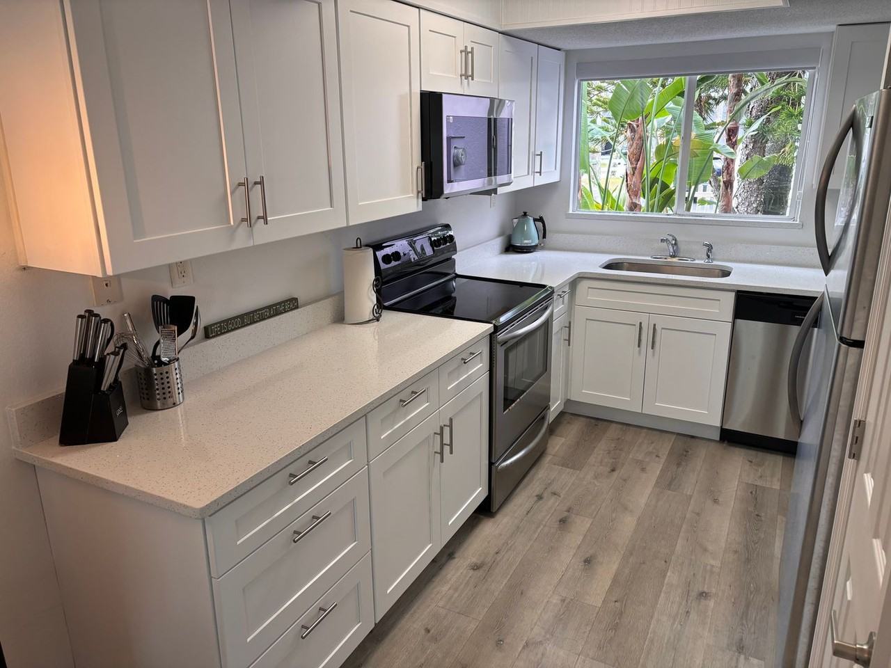 4007 Saxon Drive - Photo 3 of 21