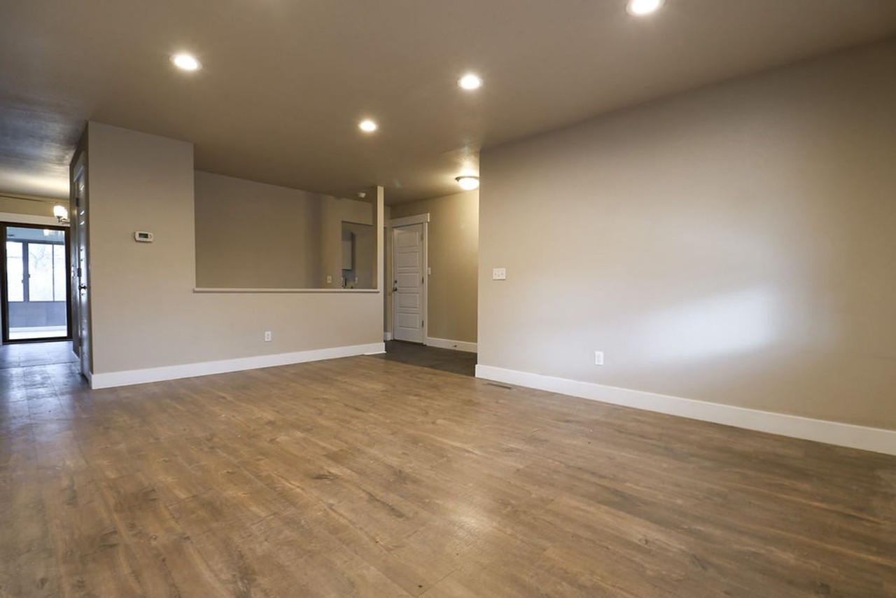 1103 Cottonwood Dr - Photo 4 of 37