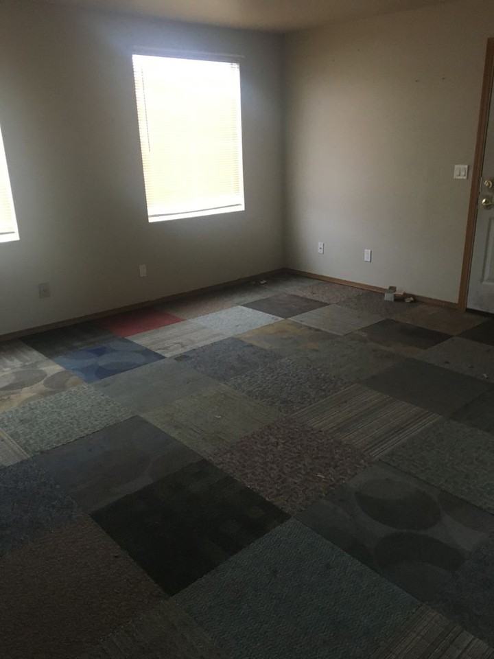 201 N Hawthorne St - Photo 3 of 8