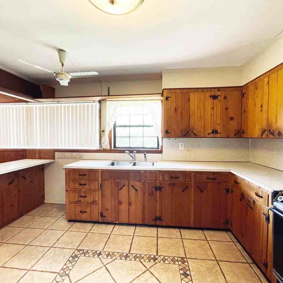 148 4th Ave - Photo 3 of 15