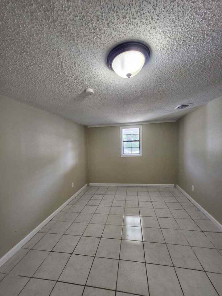 201 Kincaid St - Photo 7 of 10