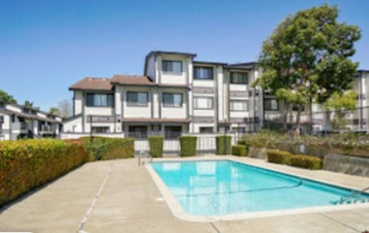 85 Stenner St Apt B - Photo 2 of 20