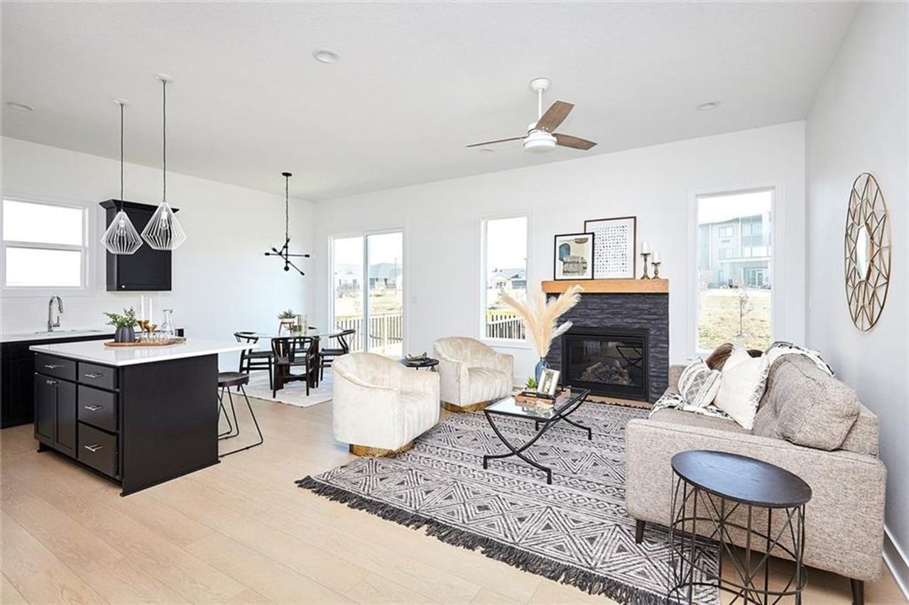 454 S 91st St - Photo 4 of 10