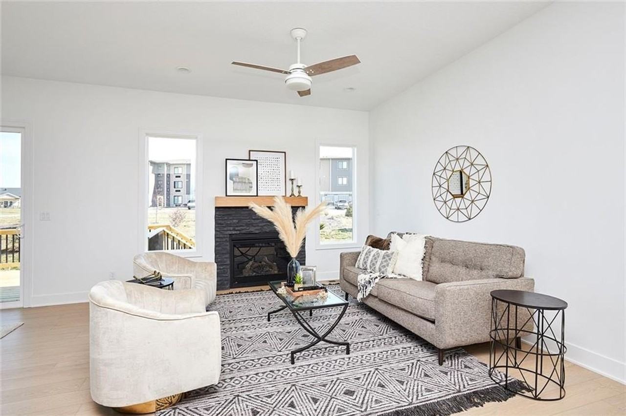 454 S 91st St - Photo 5 of 10