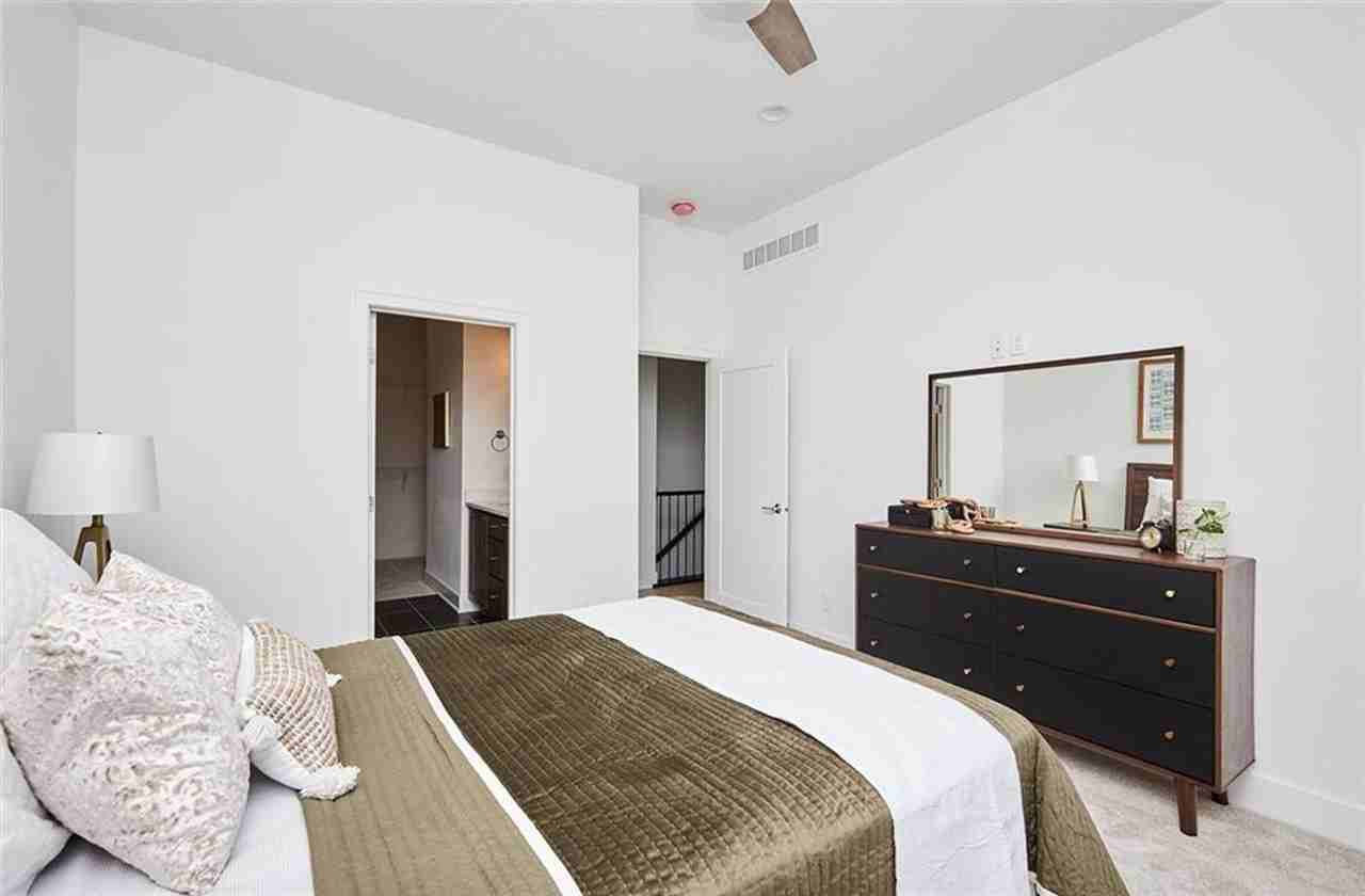 454 S 91st St - Photo 6 of 10