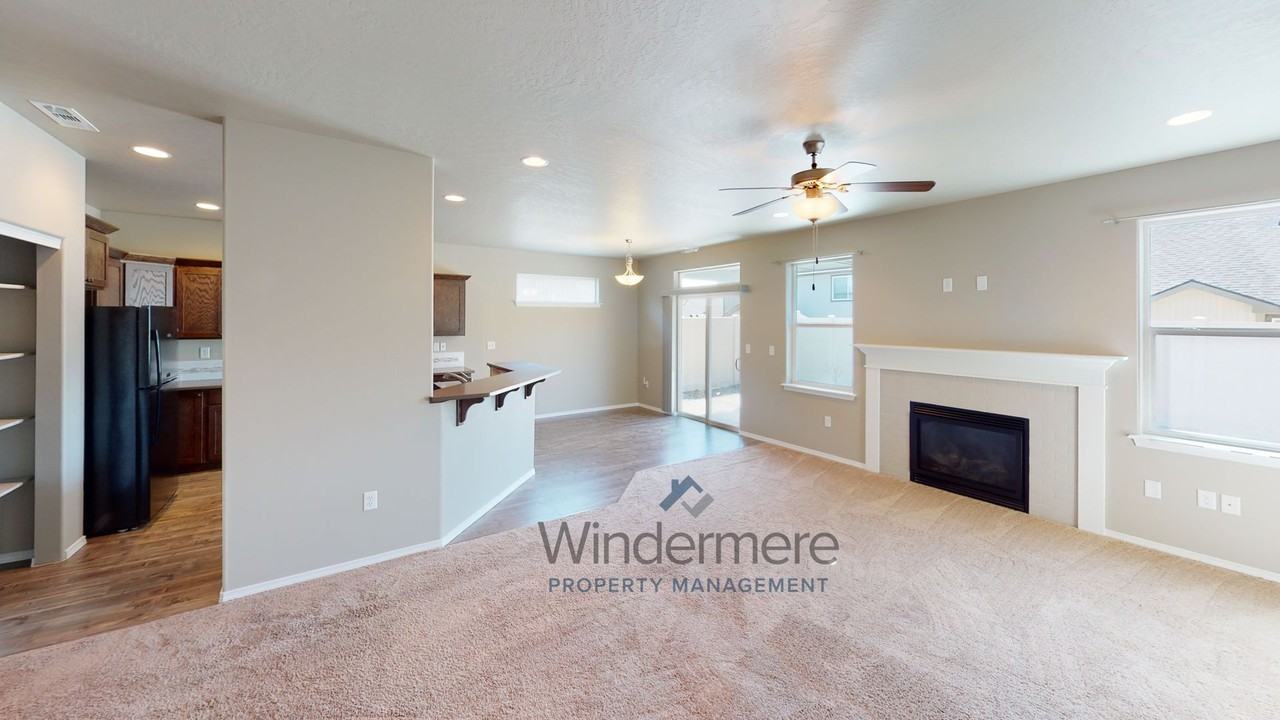 1151 Sw Virginia St - Photo 2 of 22