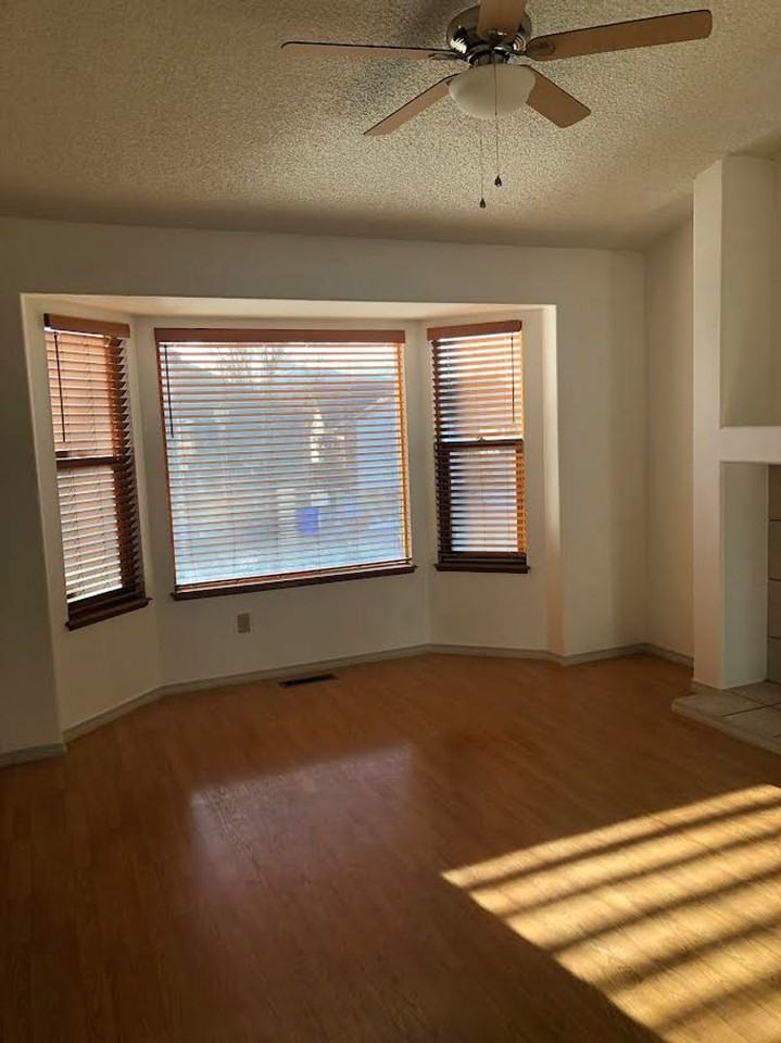 5941 Corinth Dr - Photo 4 of 27