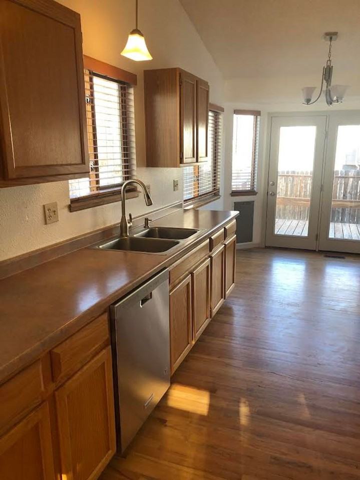 5941 Corinth Dr - Photo 6 of 27