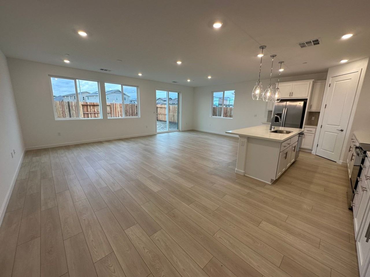 1715 Lacey Ave - Photo 4 of 22