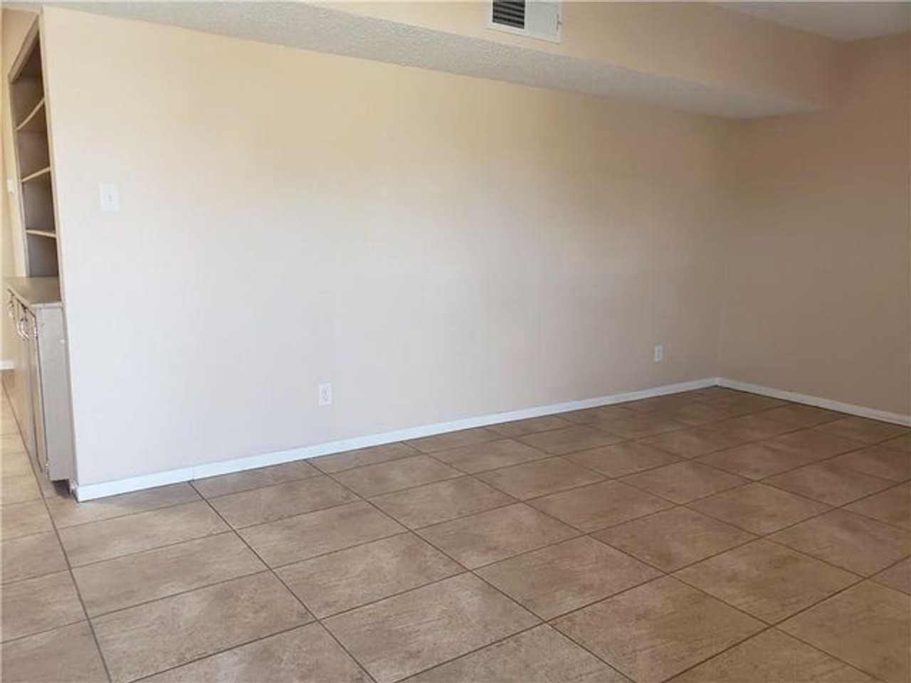 10440 Alcan St - Photo 2 of 25