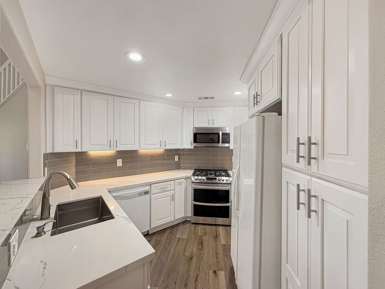 11945 Tivoli Park Row #3 - Photo 4 of 20