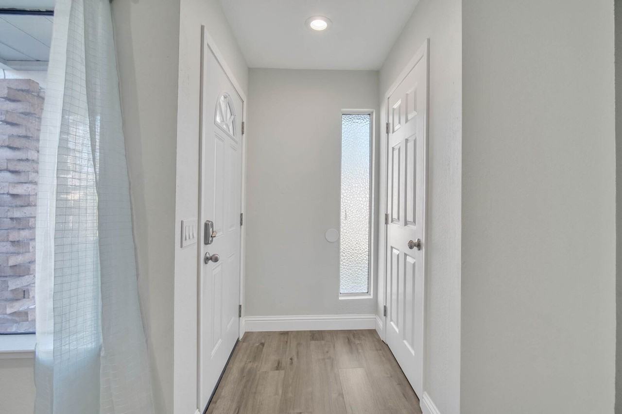 4006 Tricia Way - Photo 2 of 23