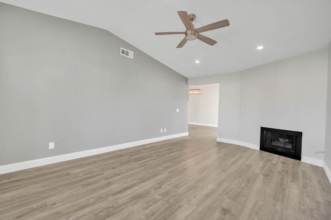 4006 Tricia Way - Photo 3 of 23