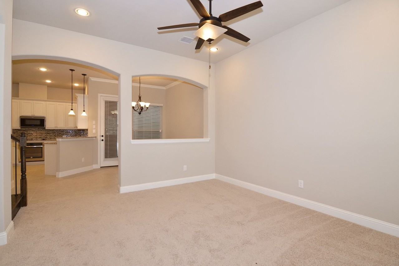 864 Dartford Dr - Photo 3 of 19