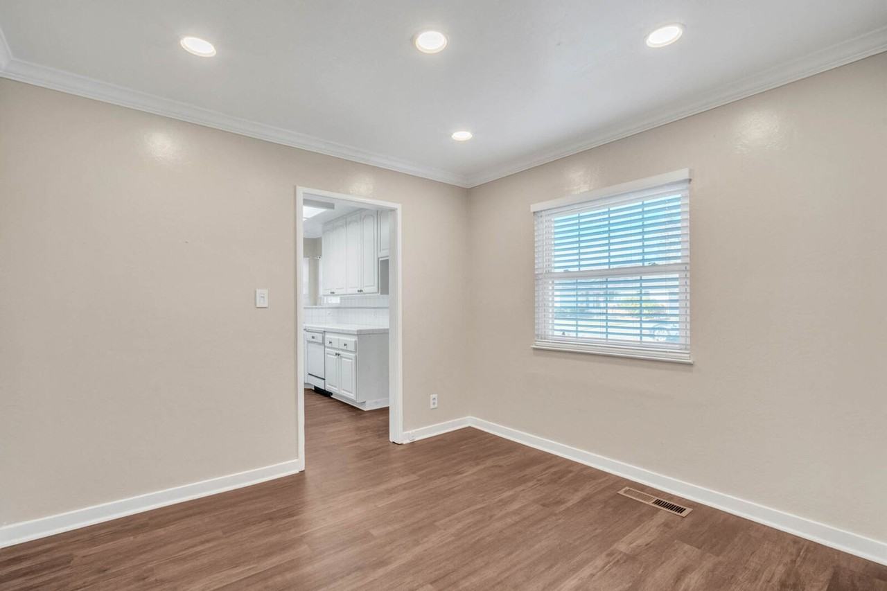 4620 B St - Photo 7 of 25