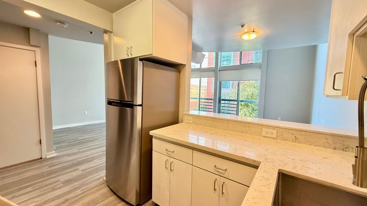 49 Zoe St #2 - Photo 7 of 25